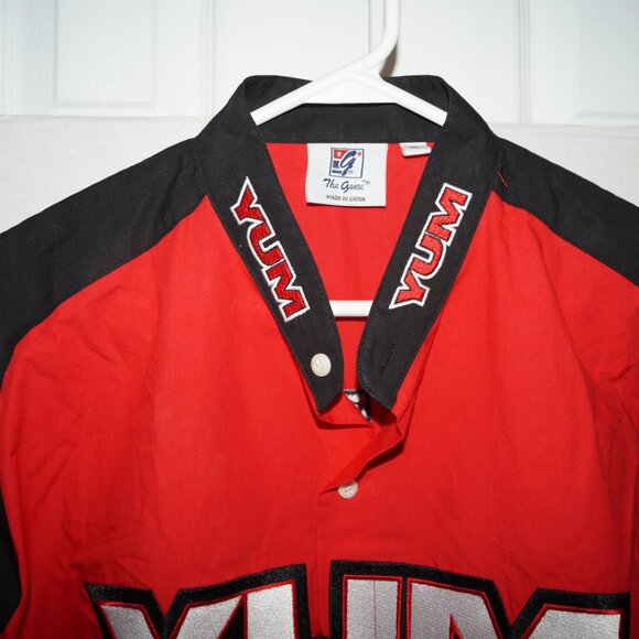 YUM Tournament Fishing Shirt XL Feeding Frenzy New NWOT NOS Embroidered Lures - Picture 3 of 8